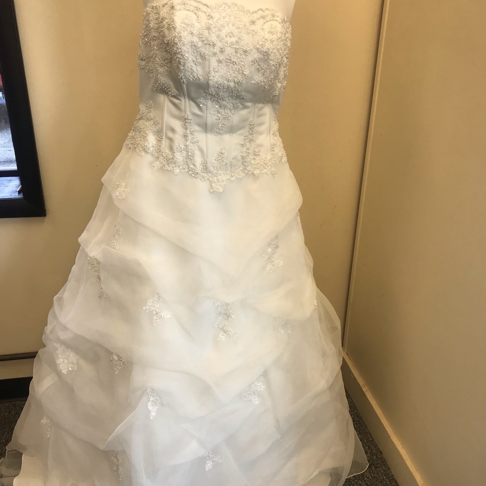 Wedding dress
